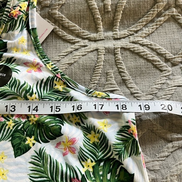 Super Cute Tommy Bahama Tropical PJs large top medium bottoms NWT - Picture 4 of 9